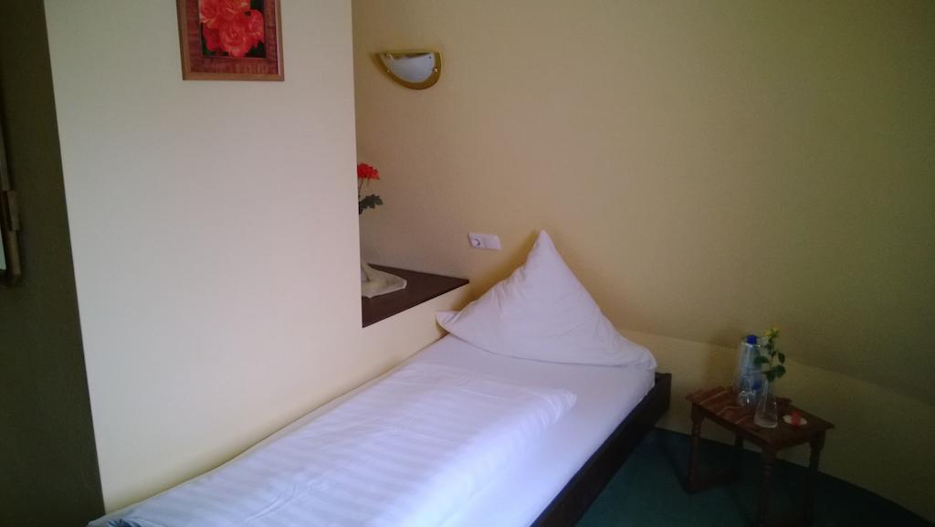 Landhotel Vierjahreszeiten Bad Konigshofen im Grabfeld Phòng bức ảnh